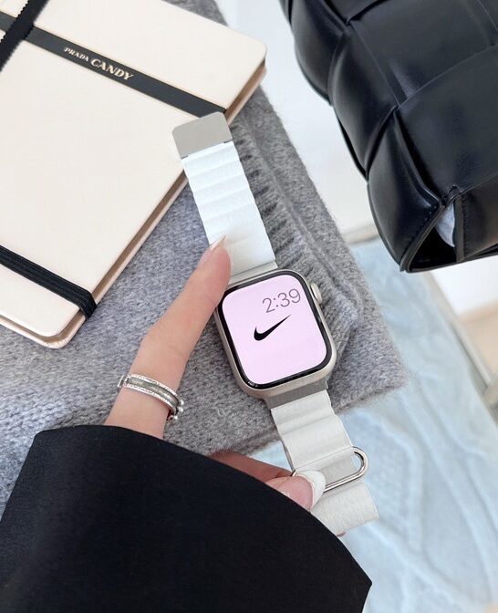 Apple Watch ベルト　マグネット　ホワイト