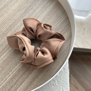 サテンシュシュ フリル ボリューム  簡単まとめ髪  ヘアアクセサリー 韓国　ブラウン