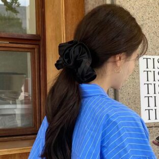 サテンシュシュ フリル ボリューム  簡単まとめ髪  ヘアアクセサリー 韓国　ブラック